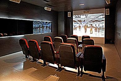 《彩虹六号：围攻X》Steam免费上线 在线玩家飙升至14万